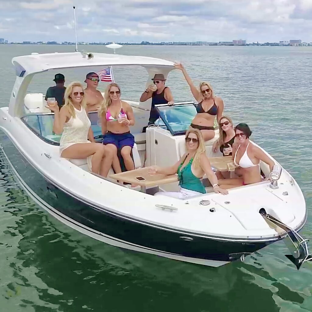 luxury boat charter